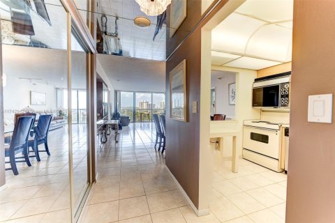 Condominio en venta en Aventura, Florida, 2 dormitorios, 105.82 m2 № 1867622 - foto 8