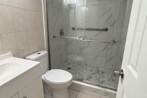Villa ou maison à vendre à Miami Gardens, Floride: 4 chambres, 212.93 m2 № 2432259 - photo 7