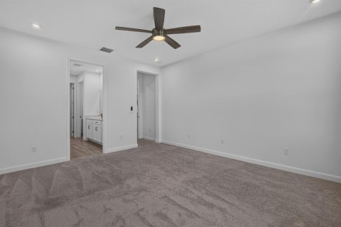 Villa ou maison à vendre à Port St. Lucie, Floride: 4 chambres, 213.77 m2 № 2187102 - photo 22