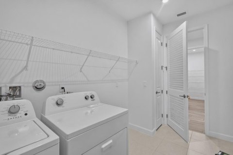 Villa ou maison à vendre à Port St. Lucie, Floride: 4 chambres, 213.77 m2 № 2187102 - photo 23
