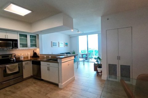 Condominio en Miami, Florida, 2 dormitorios  № 2059520