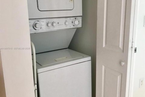 Copropriété à louer à Miami, Floride: 2 chambres, 78.6 m2 № 2059520 - photo 18