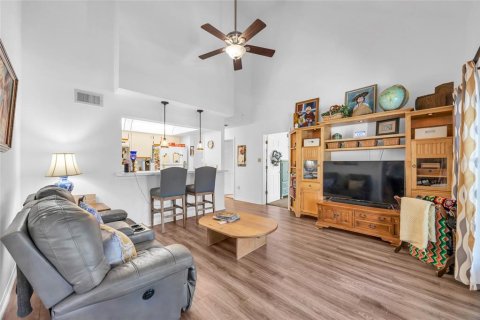 House in Orlando, Florida 5 bedrooms, 321.91 sq.m. № 2107013 - photo 27