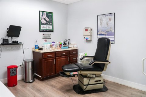 Купить коммерческую недвижимость в Майами, Флорида № 2005874 - фото 5