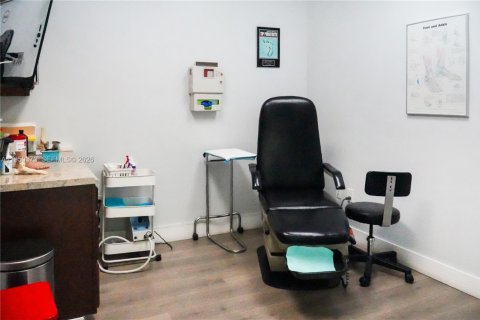 Купить коммерческую недвижимость в Майами, Флорида № 2005874 - фото 7