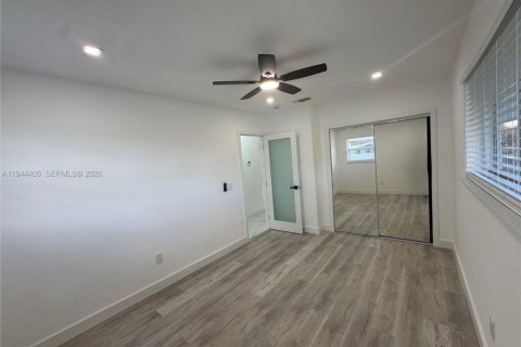 House in Pembroke Pines, Florida 3 bedrooms, 83.33 sq.m. № 2001596 - photo 19