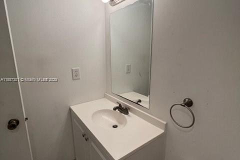 Condominio en venta en Lauderhill, Florida, 1 dormitorio, 73.58 m2 № 1981772 - foto 5