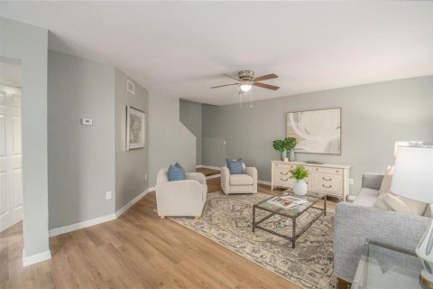 Townhouse in Brandon, Florida 3 bedrooms, 126.72 sq.m. № 1883436 - photo 8