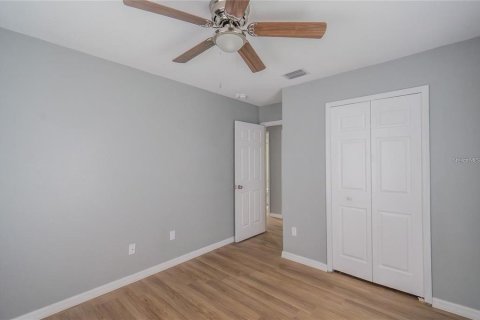 Townhouse in Brandon, Florida 3 bedrooms, 126.72 sq.m. № 1883436 - photo 12