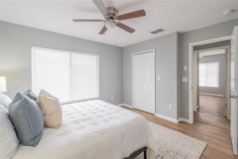 Townhouse in Brandon, Florida 3 bedrooms, 126.72 sq.m. № 1883436 - photo 10