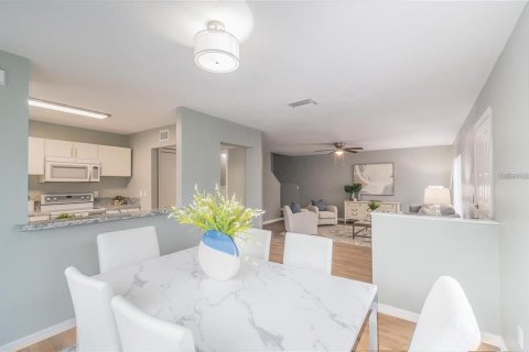 Townhouse in Brandon, Florida 3 bedrooms, 126.72 sq.m. № 1883436 - photo 6