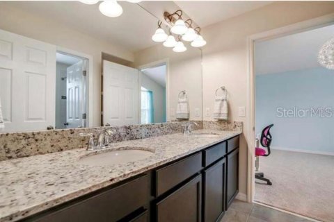 Casa en alquiler en Orlando, Florida, 5 dormitorios, 246.75 m2 № 1903849 - foto 24