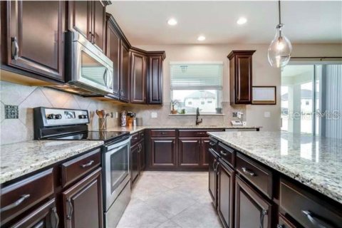 Casa en alquiler en Orlando, Florida, 5 dormitorios, 246.75 m2 № 1903849 - foto 3