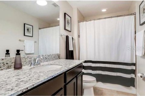 Casa en alquiler en Orlando, Florida, 5 dormitorios, 246.75 m2 № 1903849 - foto 23