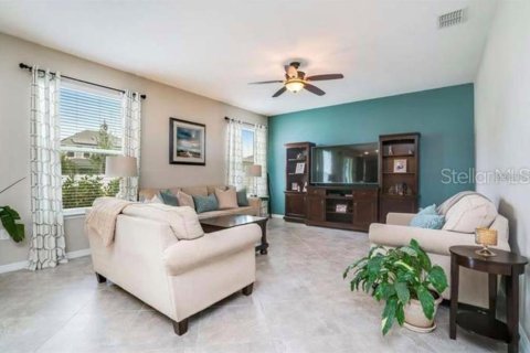 Casa en alquiler en Orlando, Florida, 5 dormitorios, 246.75 m2 № 1903849 - foto 8