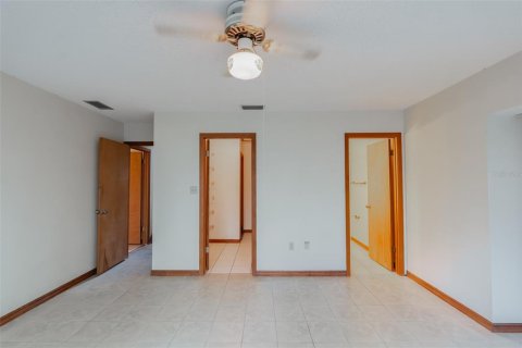 House in DeLand, Florida 2 bedrooms, 172.61 sq.m. № 2219517 - photo 24