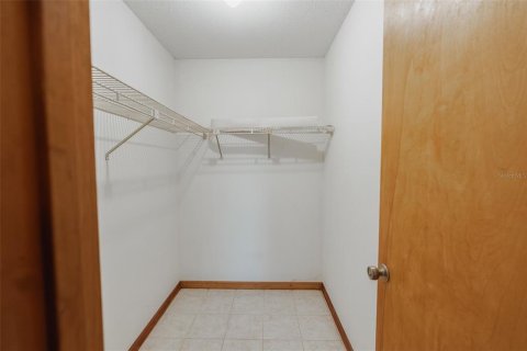 House in DeLand, Florida 2 bedrooms, 172.61 sq.m. № 2219517 - photo 27