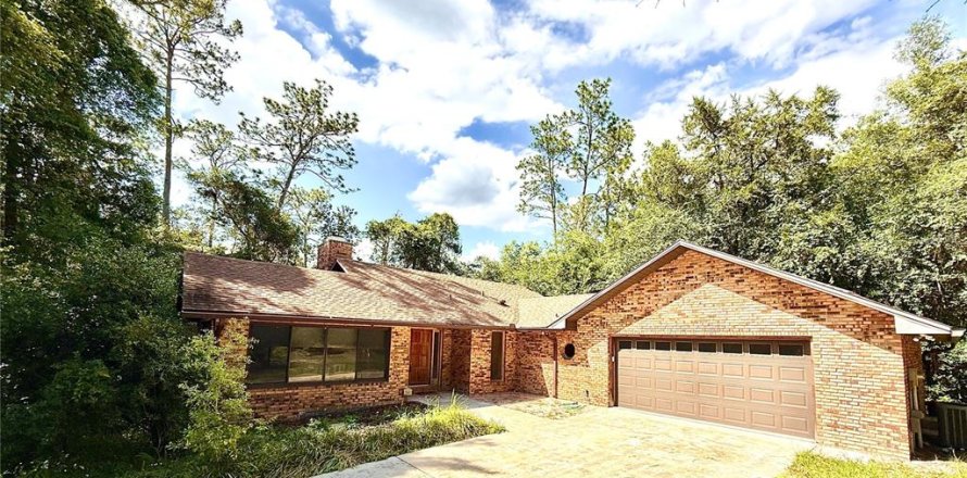 House in DeLand, Florida 2 bedrooms, 172.61 sq.m. № 2219517