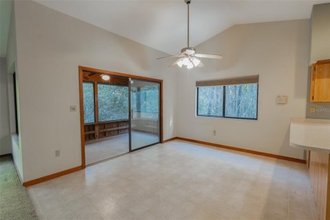 House in DeLand, Florida 2 bedrooms, 172.61 sq.m. № 2219517 - photo 17