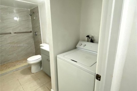 Condominio en alquiler en Hialeah, Florida, 1 dormitorio, 58.71 m2 № 1952066 - foto 23