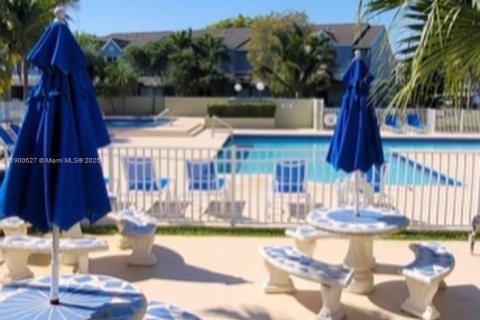 Condominio en alquiler en Hialeah, Florida, 1 dormitorio, 58.71 m2 № 1952066 - foto 3