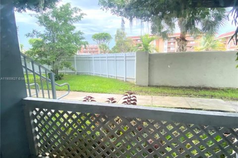 Condominio en alquiler en Hialeah, Florida, 1 dormitorio, 58.71 m2 № 1952066 - foto 6