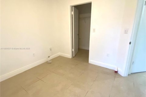 Condominio en alquiler en Hialeah, Florida, 1 dormitorio, 58.71 m2 № 1952066 - foto 18