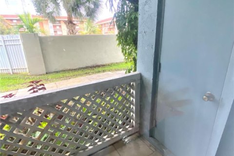 Condominio en alquiler en Hialeah, Florida, 1 dormitorio, 58.71 m2 № 1952066 - foto 7
