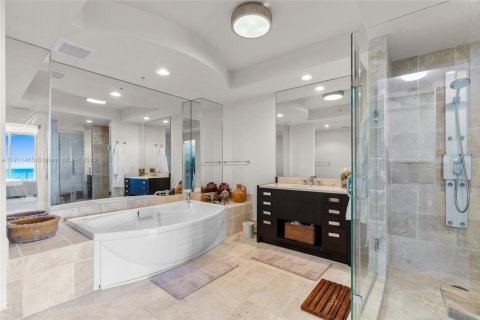 Купить кондоминиум в Санни-Айлс-Бич, Флорида 3 спальни, 375.79м2, № 1968211 - фото 25