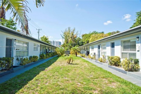 Propiedad comercial en venta en Hollywood, Florida, 691.66 m2 № 1959837 - foto 25