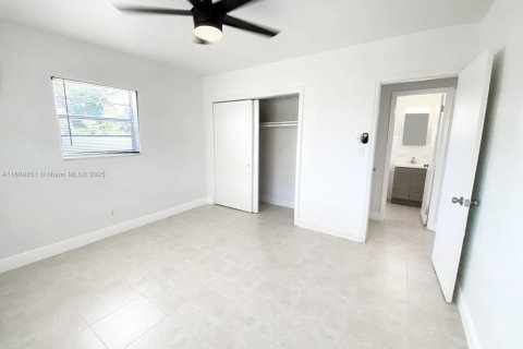Propiedad comercial en venta en Hollywood, Florida, 691.66 m2 № 1959837 - foto 13