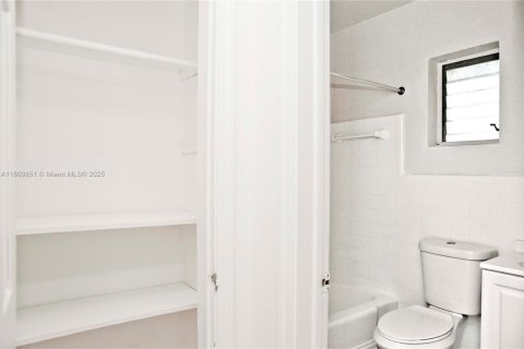 Propiedad comercial en venta en Hollywood, Florida, 691.66 m2 № 1959837 - foto 20