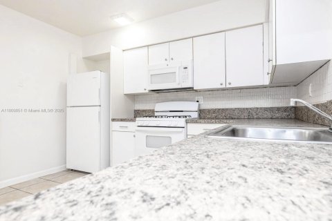 Propiedad comercial en venta en Hollywood, Florida, 691.66 m2 № 1959837 - foto 3