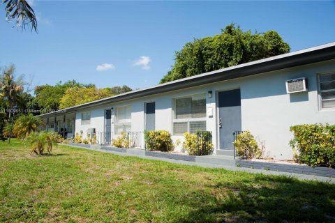 Propiedad comercial en venta en Hollywood, Florida, 691.66 m2 № 1959837 - foto 24