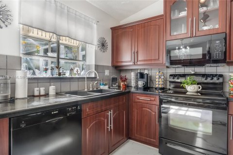 Купить виллу или дом в Мирамар, Флорида 4 спальни, 205.04м2, № 1962538 - фото 13