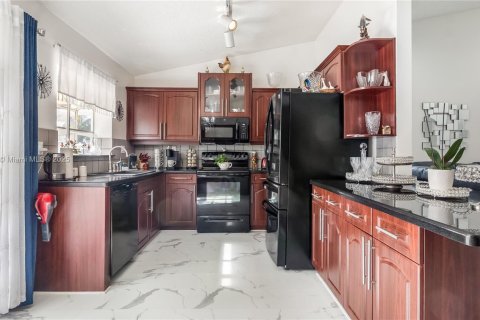 Купить виллу или дом в Мирамар, Флорида 4 спальни, 205.04м2, № 1962538 - фото 12