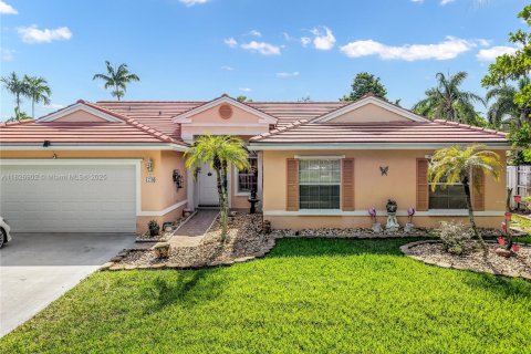 Купить виллу или дом в Мирамар, Флорида 4 спальни, 205.04м2, № 1962538 - фото 1