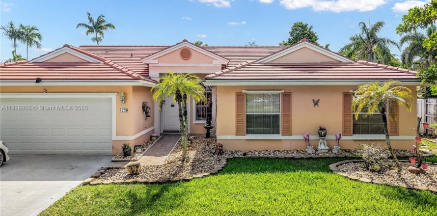 Дом в Мирамар, Флорида 4 спальни, 205.04м2 № 1962538