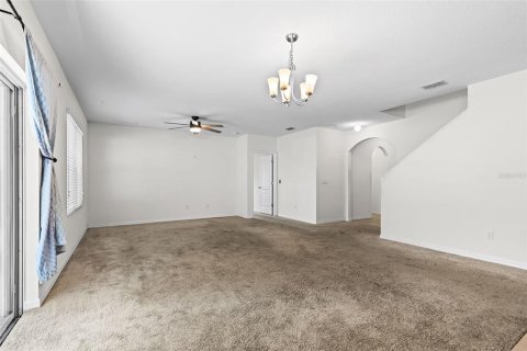 House in Eustis, Florida 4 bedrooms, 257.53 sq.m. № 1834887 - photo 12