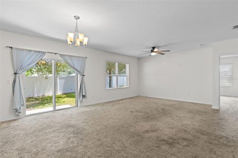 House in Eustis, Florida 4 bedrooms, 257.53 sq.m. № 1834887 - photo 11