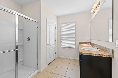 House in Eustis, Florida 4 bedrooms, 257.53 sq.m. № 1834887 - photo 15