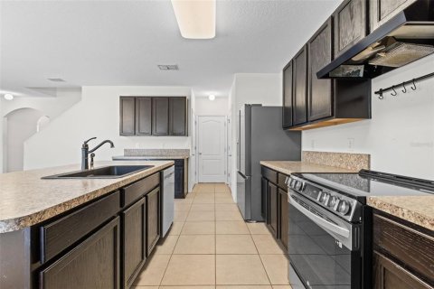 House in Eustis, Florida 4 bedrooms, 257.53 sq.m. № 1834887 - photo 8