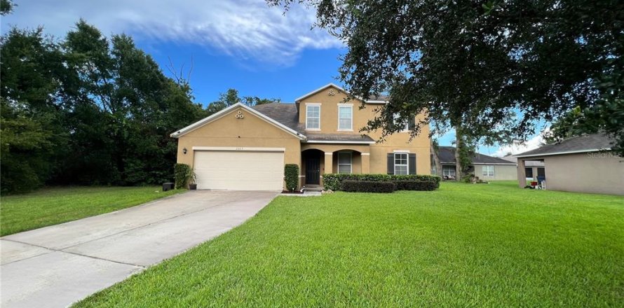 House in Eustis, Florida 4 bedrooms, 257.53 sq.m. № 1834887