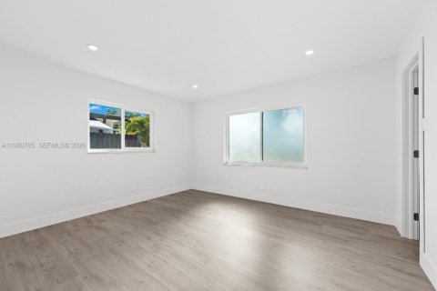 Купить виллу или дом в Маргит, Флорида 4 спальни, 205.13м2, № 2079904 - фото 23