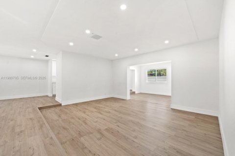 Купить виллу или дом в Маргит, Флорида 4 спальни, 205.13м2, № 2079904 - фото 6