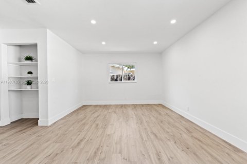 Купить виллу или дом в Маргит, Флорида 4 спальни, 205.13м2, № 2079904 - фото 15