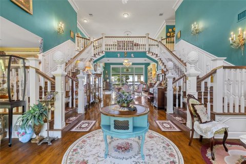 House in Haines City, Florida 5 bedrooms, 749.07 sq.m. № 2228268 - photo 5