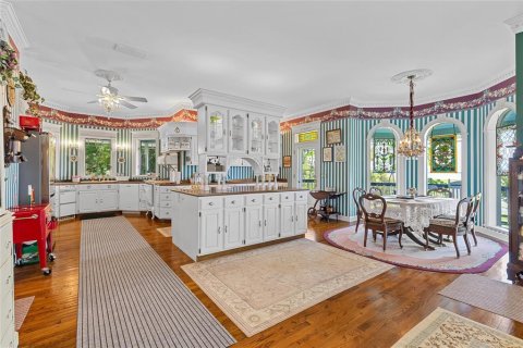 House in Haines City, Florida 5 bedrooms, 749.07 sq.m. № 2228268 - photo 21