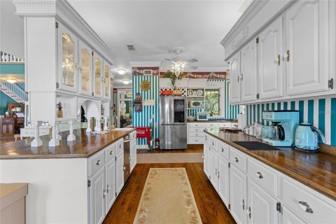 House in Haines City, Florida 5 bedrooms, 749.07 sq.m. № 2228268 - photo 17