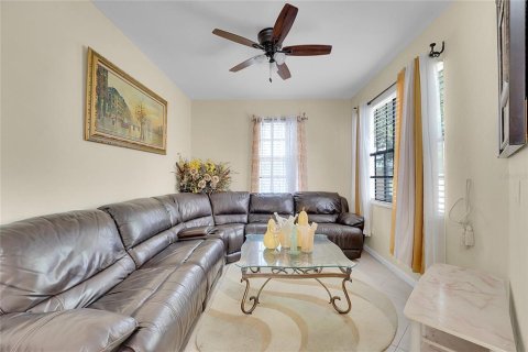 Townhouse in Saint Lucie, Florida 3 bedrooms, 140 sq.m. № 1630605 - photo 4